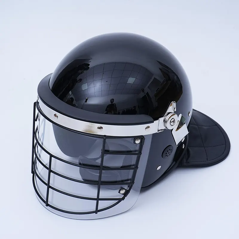 Capacete anti-motim com grade de metal